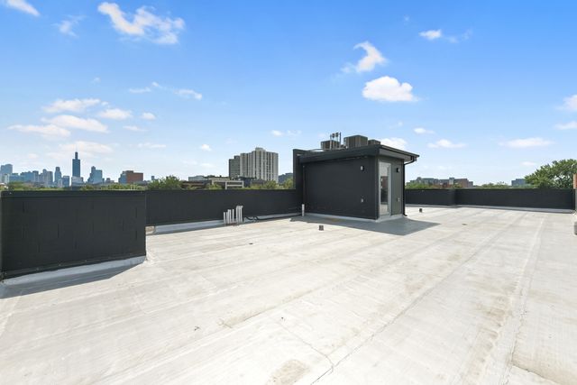 2147 W Adams Street 2S, Chicago, IL 60612