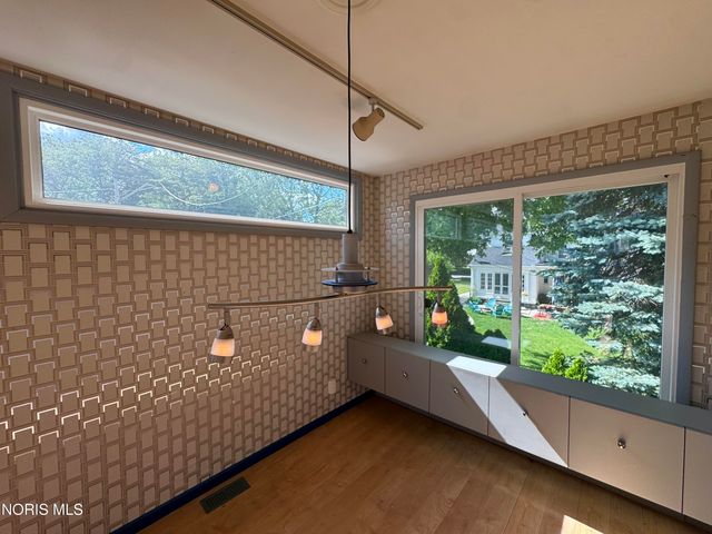 2549 Goddard Road, Toledo, OH 43606