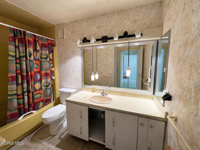 2549 Goddard Road, Toledo, OH 43606
