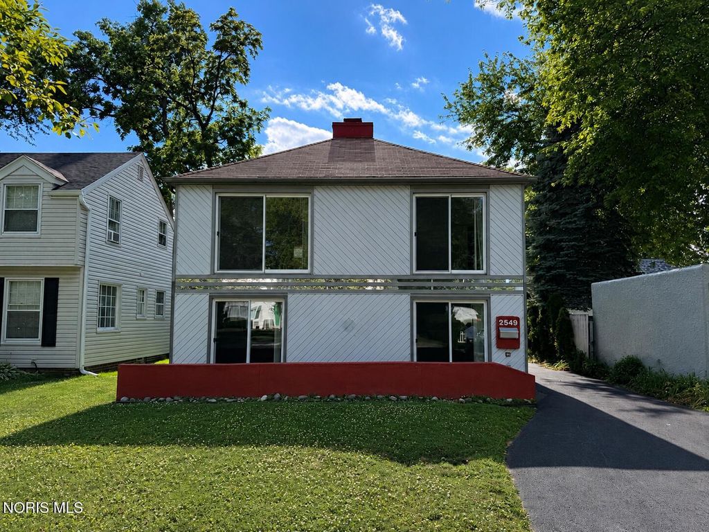 2549 Goddard Road, Toledo, OH 43606