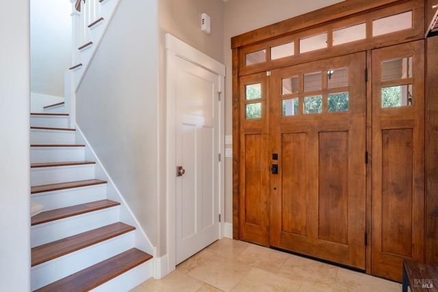 235 Clear Ridge Dr, Healdsburg, CA 95448