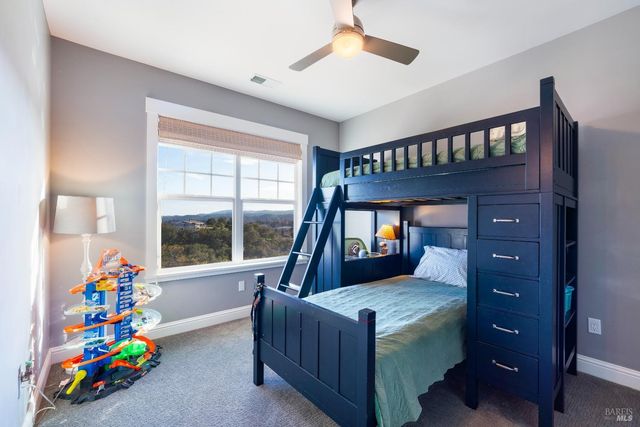 235 Clear Ridge Dr, Healdsburg, CA 95448