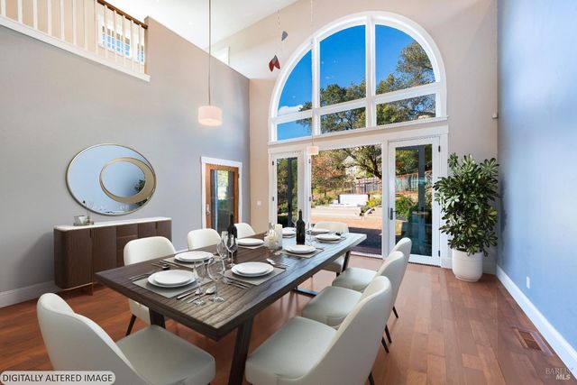 235 Clear Ridge Dr, Healdsburg, CA 95448