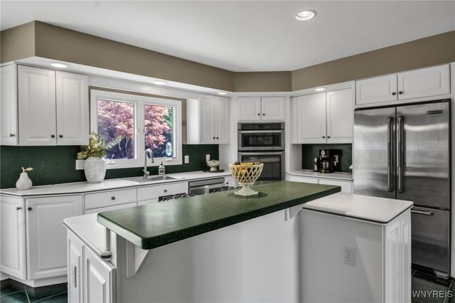 140 White Tail Run, Grand Island, NY 14072