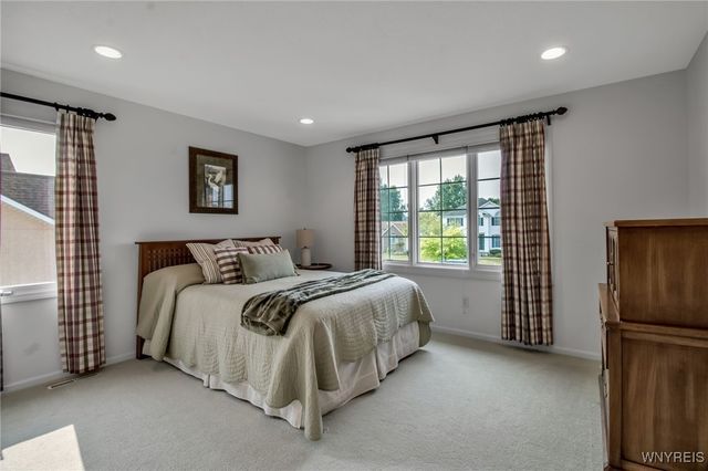 140 White Tail Run, Grand Island, NY 14072