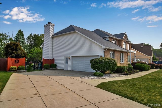 140 White Tail Run, Grand Island, NY 14072