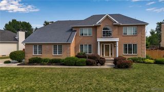 140 White Tail Run, Grand Island, NY 14072