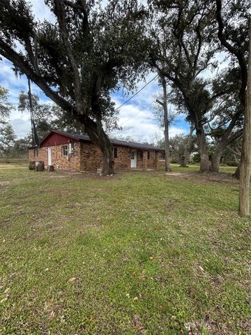 5811 E S F Austin Road, Jones Creek, TX 77541