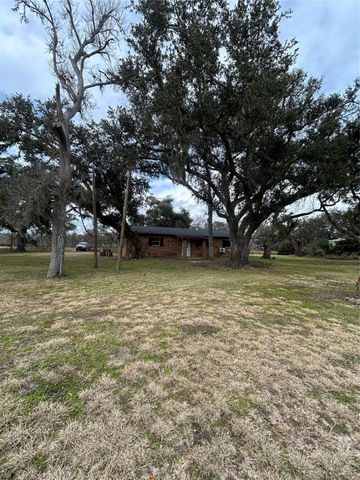 5811 E S F Austin Road, Jones Creek, TX 77541