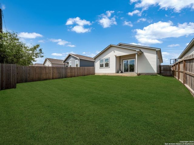 3833 Ivy Path, St Hedwig, TX 78152