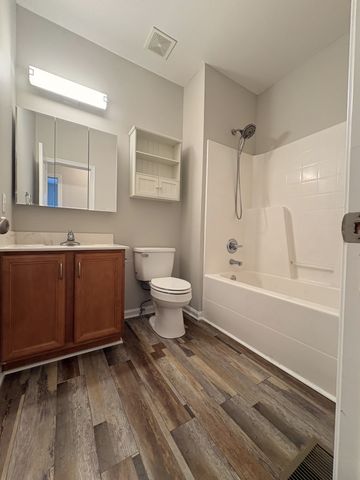321 Maple Park Dr, Clarksville, TN 37040