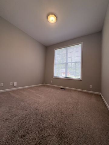 321 Maple Park Dr, Clarksville, TN 37040