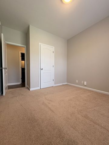 321 Maple Park Dr, Clarksville, TN 37040