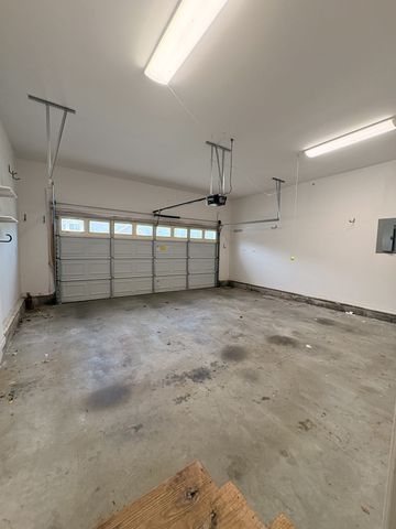 321 Maple Park Dr, Clarksville, TN 37040