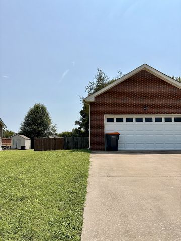 321 Maple Park Dr, Clarksville, TN 37040