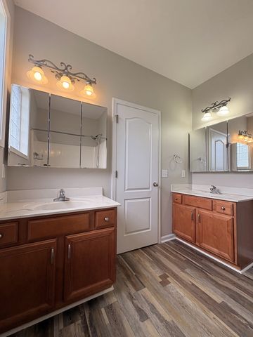 321 Maple Park Dr, Clarksville, TN 37040