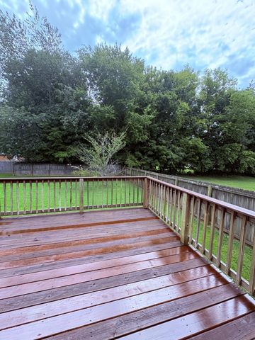 321 Maple Park Dr, Clarksville, TN 37040