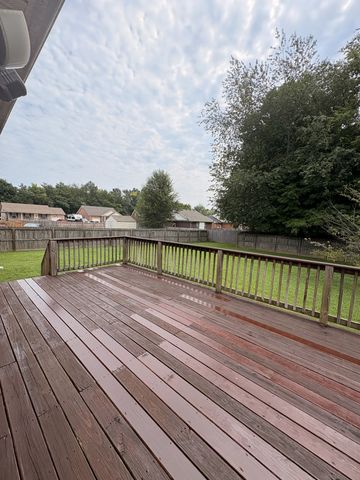321 Maple Park Dr, Clarksville, TN 37040