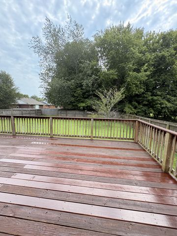 321 Maple Park Dr, Clarksville, TN 37040