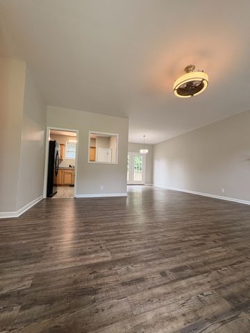 321 Maple Park Dr, Clarksville, TN 37040