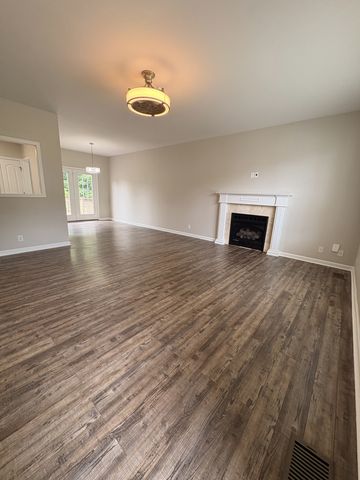 321 Maple Park Dr, Clarksville, TN 37040