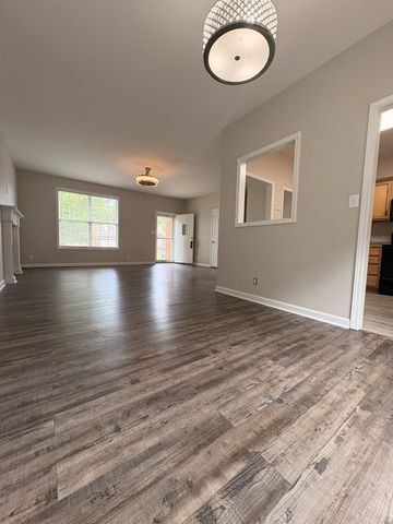 321 Maple Park Dr, Clarksville, TN 37040