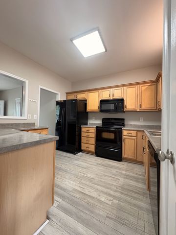 321 Maple Park Dr, Clarksville, TN 37040