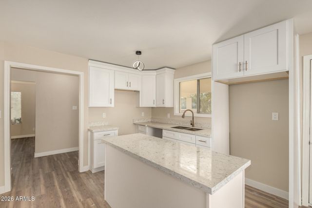 2834 E SHANGRI LA Road, Phoenix, AZ 85028