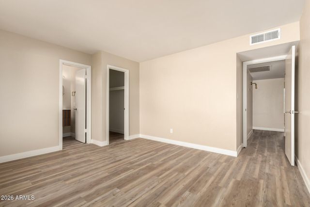 2834 E SHANGRI LA Road, Phoenix, AZ 85028