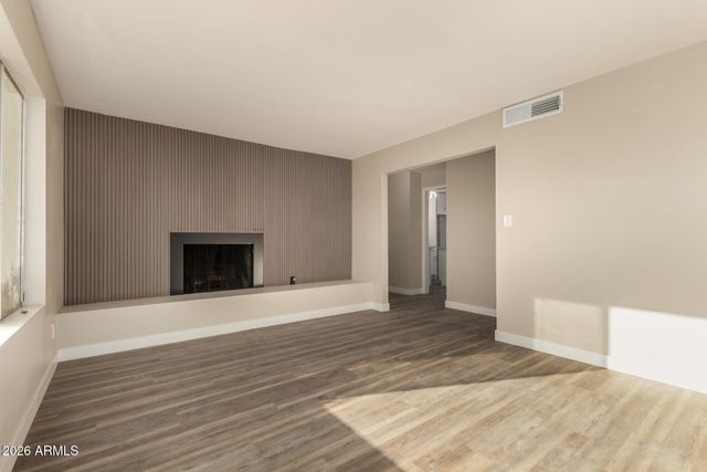 2834 E SHANGRI LA Road, Phoenix, AZ 85028