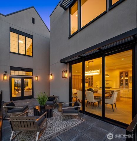 738 22nd Avenue E, Seattle, WA 98112