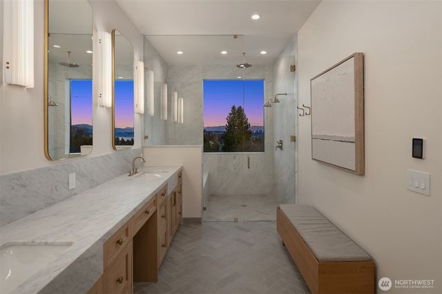 738 22nd Avenue E, Seattle, WA 98112