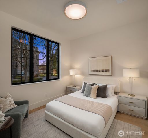 738 22nd Avenue E, Seattle, WA 98112