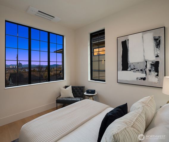 738 22nd Avenue E, Seattle, WA 98112