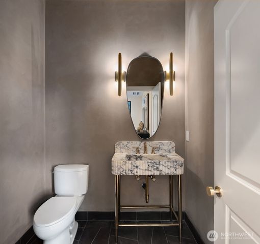 738 22nd Avenue E, Seattle, WA 98112