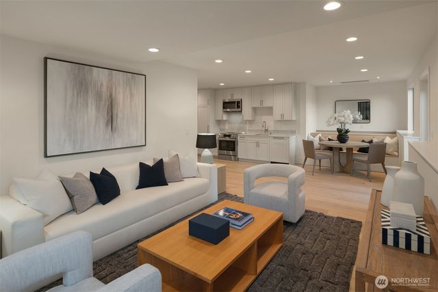 738 22nd Avenue E, Seattle, WA 98112