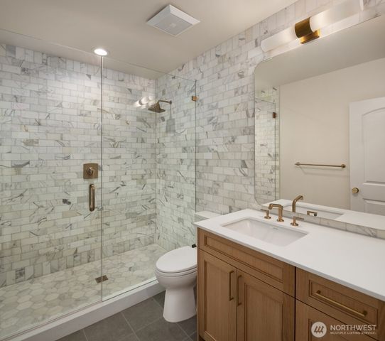 738 22nd Avenue E, Seattle, WA 98112