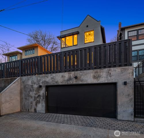 738 22nd Avenue E, Seattle, WA 98112