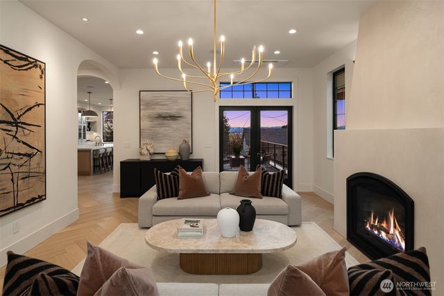 738 22nd Avenue E, Seattle, WA 98112