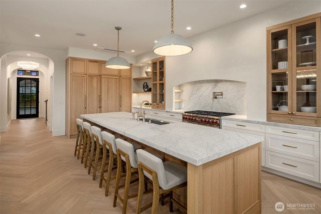 738 22nd Avenue E, Seattle, WA 98112