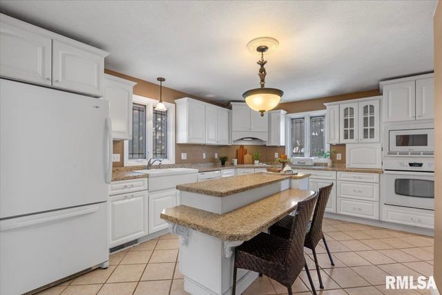 7030 Mansion Road, Chatham, IL 62629