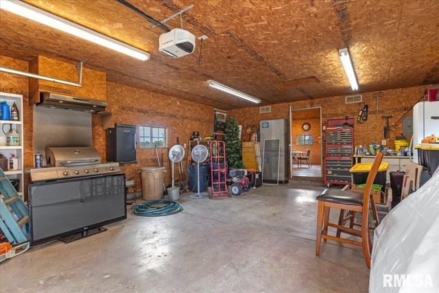 7030 Mansion Road, Chatham, IL 62629