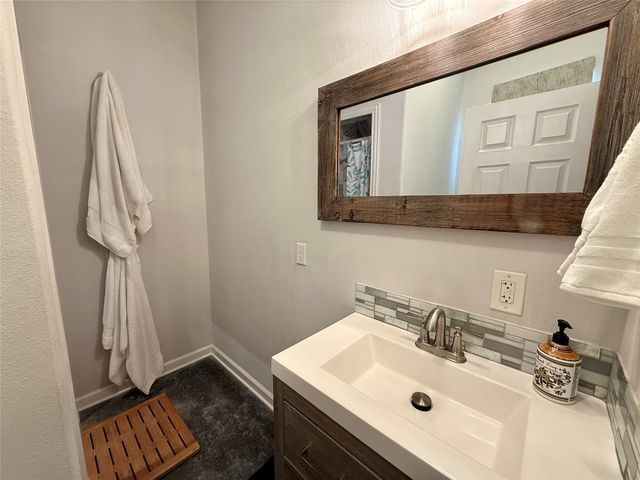 184 County Road 2484, Hico, TX 76457