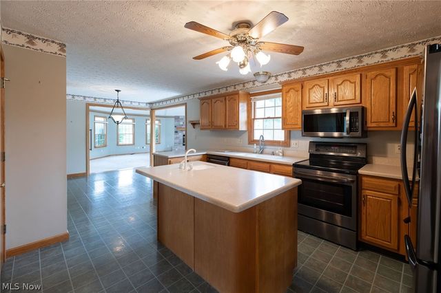 457 Lisbon Drive, Tallmadge, OH 44278