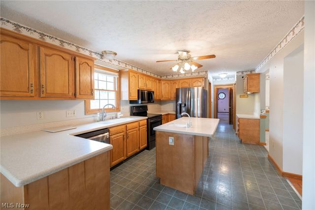 457 Lisbon Drive, Tallmadge, OH 44278