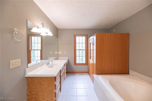 457 Lisbon Drive, Tallmadge, OH 44278