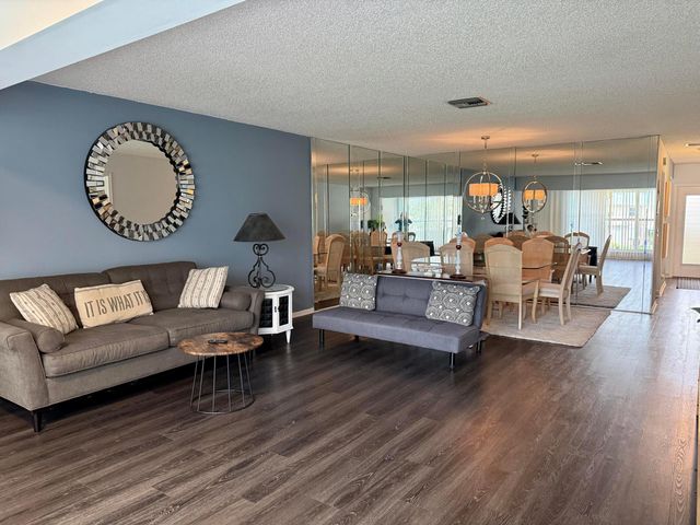 1520 NW 19TH Terrace 203, Delray Beach, FL 33445