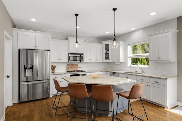 3582 Springwood Path, Eagan, MN 55123