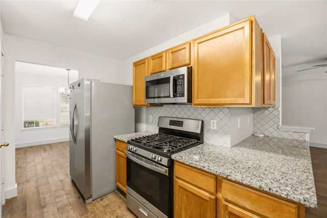 422 Laurel Pine Drive, Houston, TX 77339