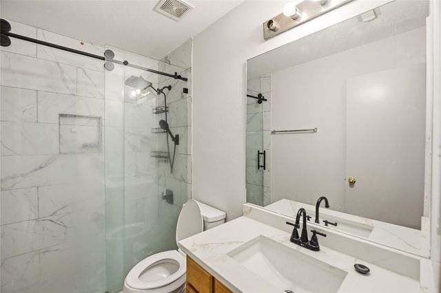 422 Laurel Pine Drive, Houston, TX 77339